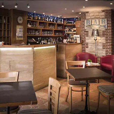 Entre Terre Et Hotel 3*