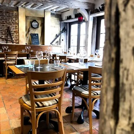 Entre Terre Et Hotel 3*