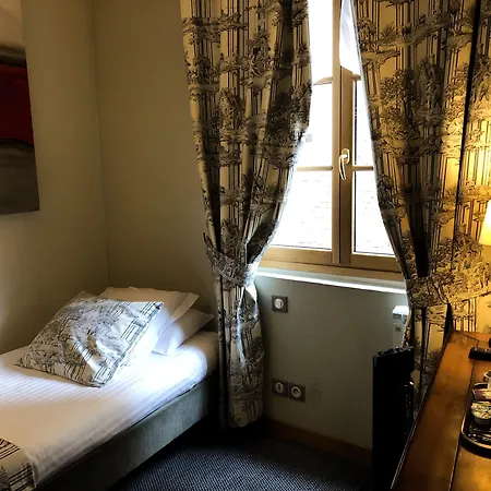 Entre Terre Et Hotel