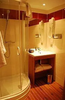 Entre Terre Et Hotel