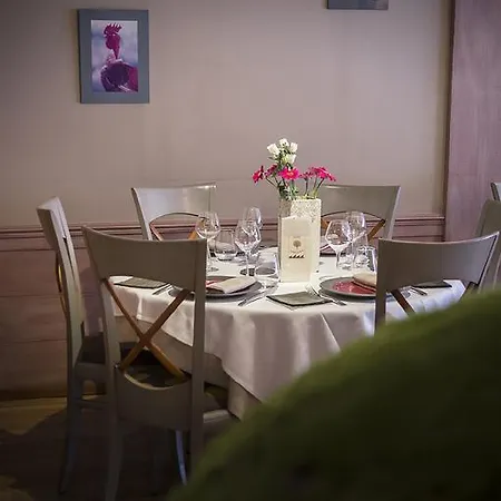 Entre Terre Et Hotel 3*