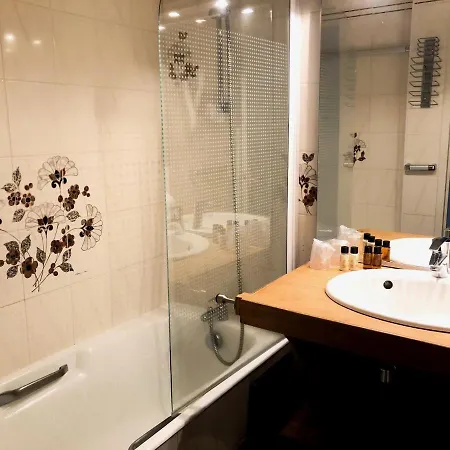 Entre Terre Et Hotel 3*