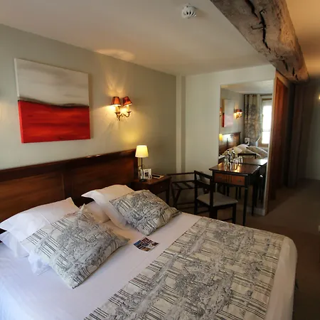 מלון Entre Terre Et 3*