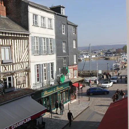 Entre Terre Et מלון