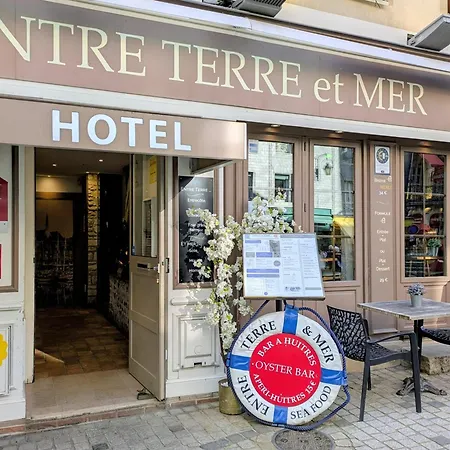 Entre Terre Et Hotel