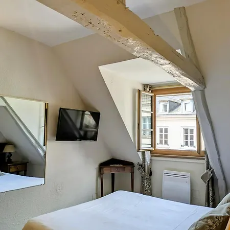 Entre Terre Et Hotel