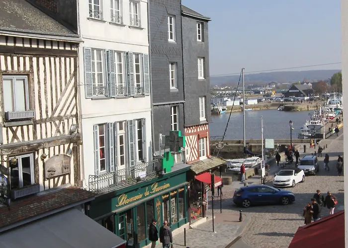 和地球之间的海酒店 酒店