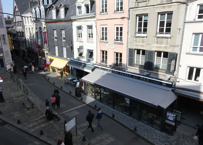 和地球之间的海酒店 翁弗勒尔