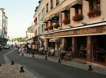 和地球之间的海酒店 翁弗勒尔