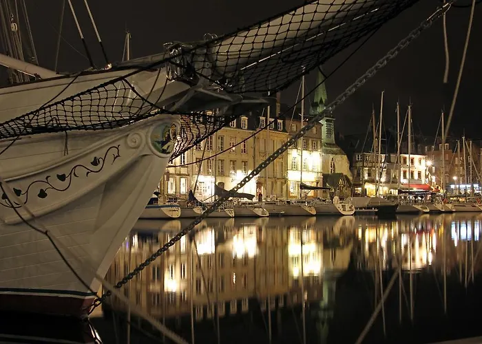 和地球之间的海酒店 3* 翁弗勒尔