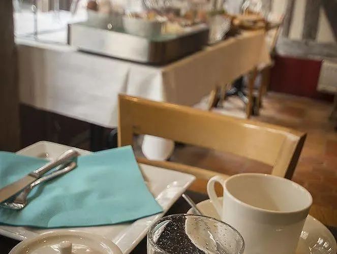 酒店 和地球之间的海酒店