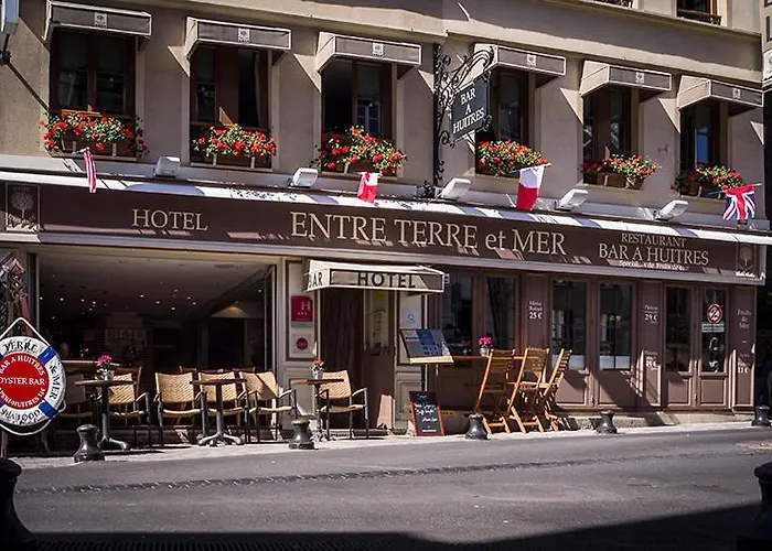 和地球之间的海酒店